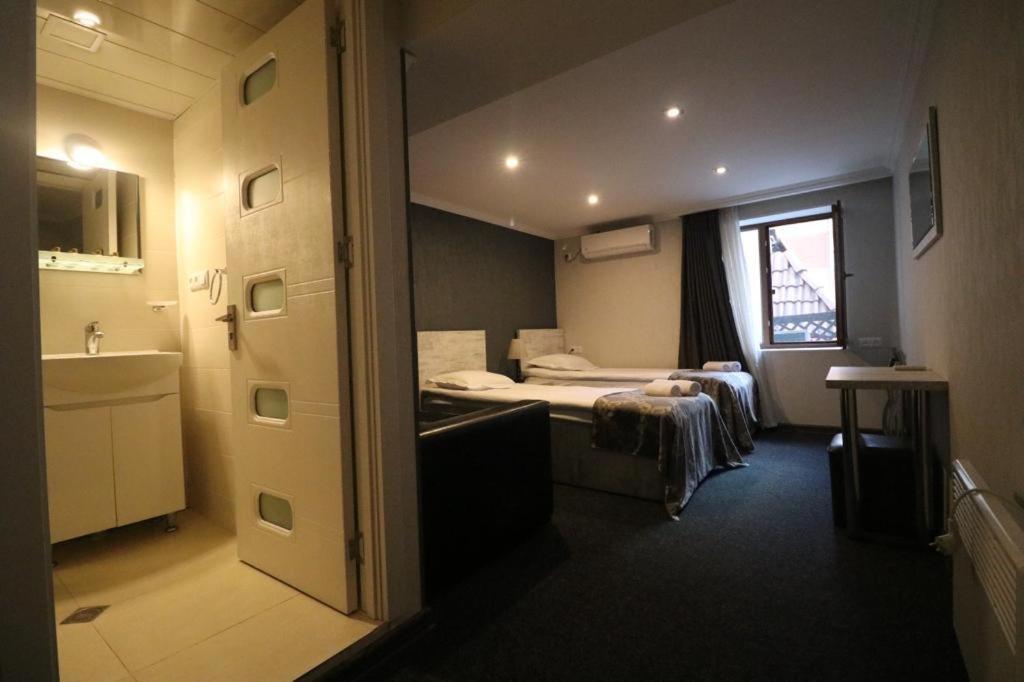 Elno Hotel ティビリシ エクステリア 写真