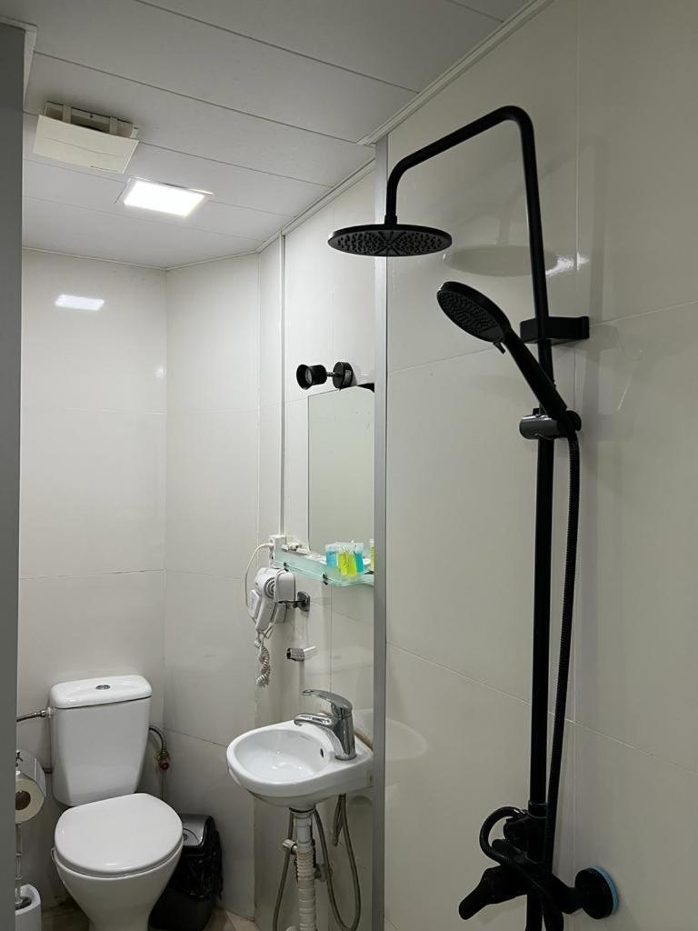 Elno Hotel ティビリシ エクステリア 写真