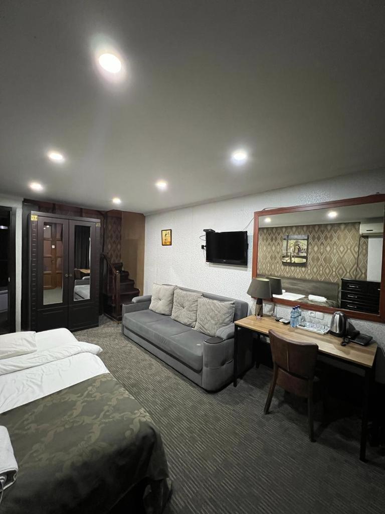 Elno Hotel ティビリシ エクステリア 写真