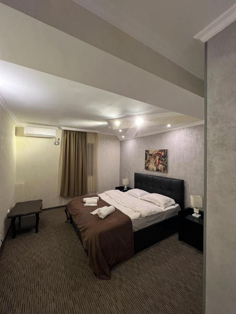 Elno Hotel ティビリシ エクステリア 写真