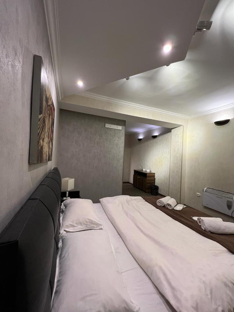 Elno Hotel ティビリシ エクステリア 写真