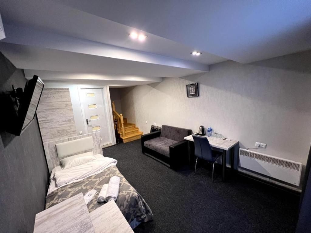 Elno Hotel ティビリシ エクステリア 写真