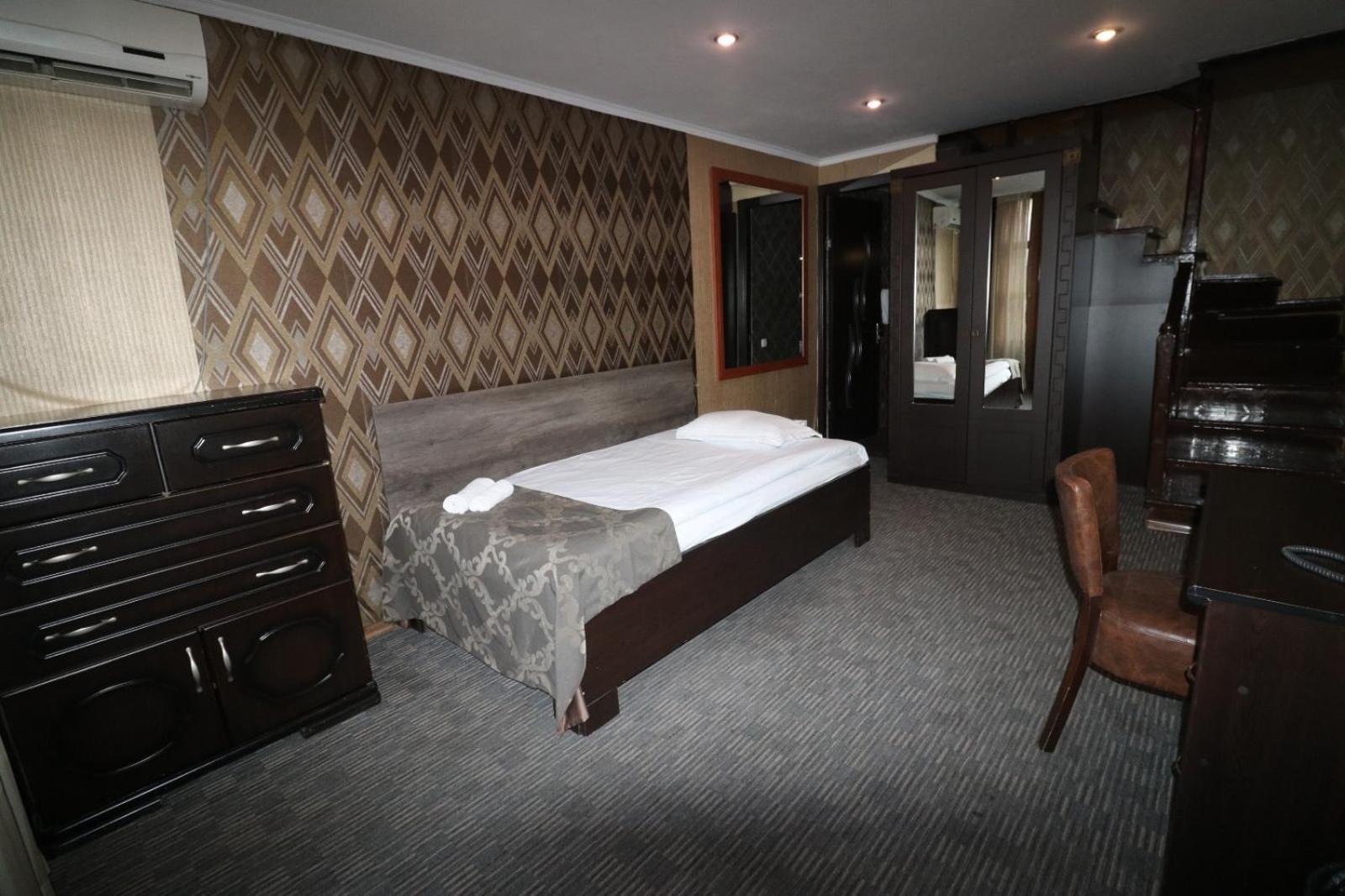 Elno Hotel ティビリシ エクステリア 写真